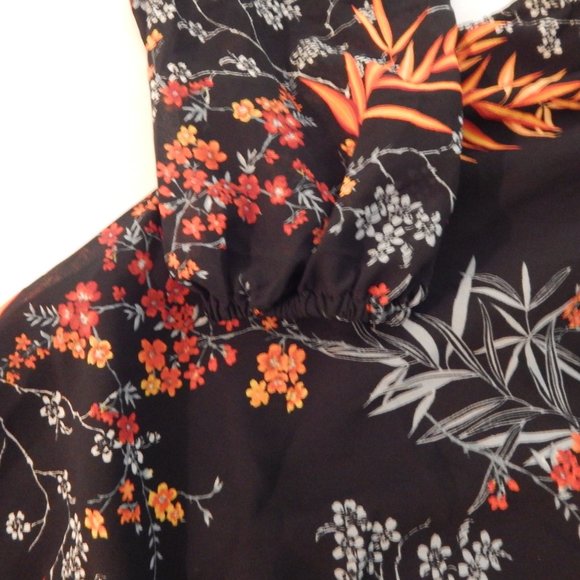 Forever 21 Floral Romper off the Shoulders - Picture 3 of 4